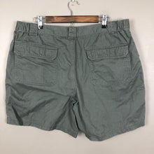 Load image into Gallery viewer, Croft &amp; Barrow Men’s Cargo Shorts Size 42w Gray Casual