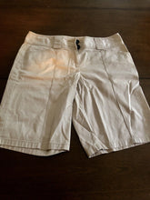 Load image into Gallery viewer, Ann Taylor Womens Khaki Short Size 6