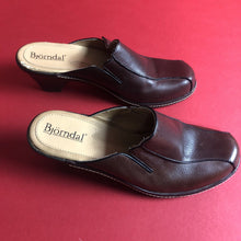Load image into Gallery viewer, Bjorndal Womens Leather Shoes Clogs Brown Pluto 8.5M (0703)