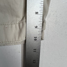 Load image into Gallery viewer, American Eagle Classic Length Mens Cargo Shorts Size 32 Khaki PreOwned