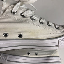 Load image into Gallery viewer, Converse All Star Women’s Size 10 (Double Tongue) 552590F