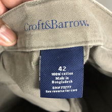 Load image into Gallery viewer, Croft &amp; Barrow Men’s Cargo Shorts Size 42w Green Brown Outdoor