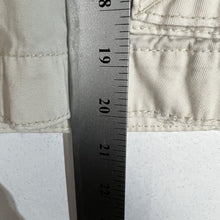 Load image into Gallery viewer, American Eagle Classic Length Mens Cargo Shorts Size 32 Khaki PreOwned