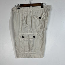 Load image into Gallery viewer, American Eagle Classic Length Mens Cargo Shorts Size 32 Khaki PreOwned