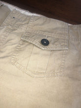 Load image into Gallery viewer, Bannana Republic Women’s Khaki Capris Size 6
