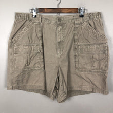 Load image into Gallery viewer, Croft &amp; Barrow Men’s Cargo Shorts Size 42w Green Brown Outdoor