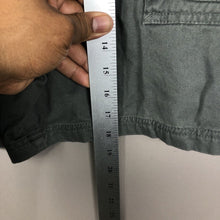 Load image into Gallery viewer, Croft &amp; Barrow Men’s Cargo Shorts Size 42w Gray Casual