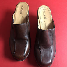 Load image into Gallery viewer, Bjorndal Womens Leather Shoes Clogs Brown Pluto 8.5M (0703)