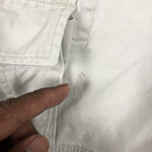 Load image into Gallery viewer, Timberland Men’s Cargo Shorts Size 32 Beige Heavyweight