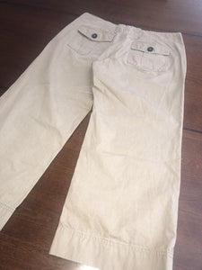 Bannana Republic Women’s Khaki Capris Size 6