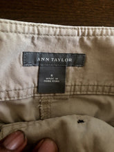 Load image into Gallery viewer, Ann Taylor Womens Khaki Short Size 6