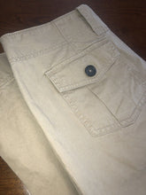 Load image into Gallery viewer, Bannana Republic Women’s Khaki Capris Size 6