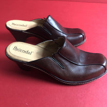 Load image into Gallery viewer, Bjorndal Womens Leather Shoes Clogs Brown Pluto 8.5M (0703)