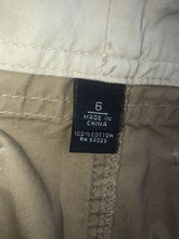 Load image into Gallery viewer, Bannana Republic Women’s Khaki Capris Size 6