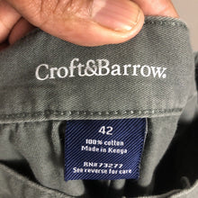 Load image into Gallery viewer, Croft &amp; Barrow Men’s Cargo Shorts Size 42w Gray Casual